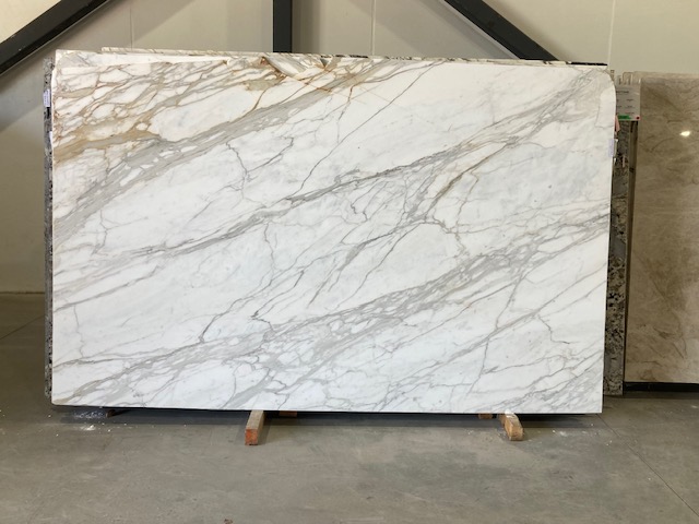 Calacatta Gold 2cm Honed Marble #250605-O (MGO)